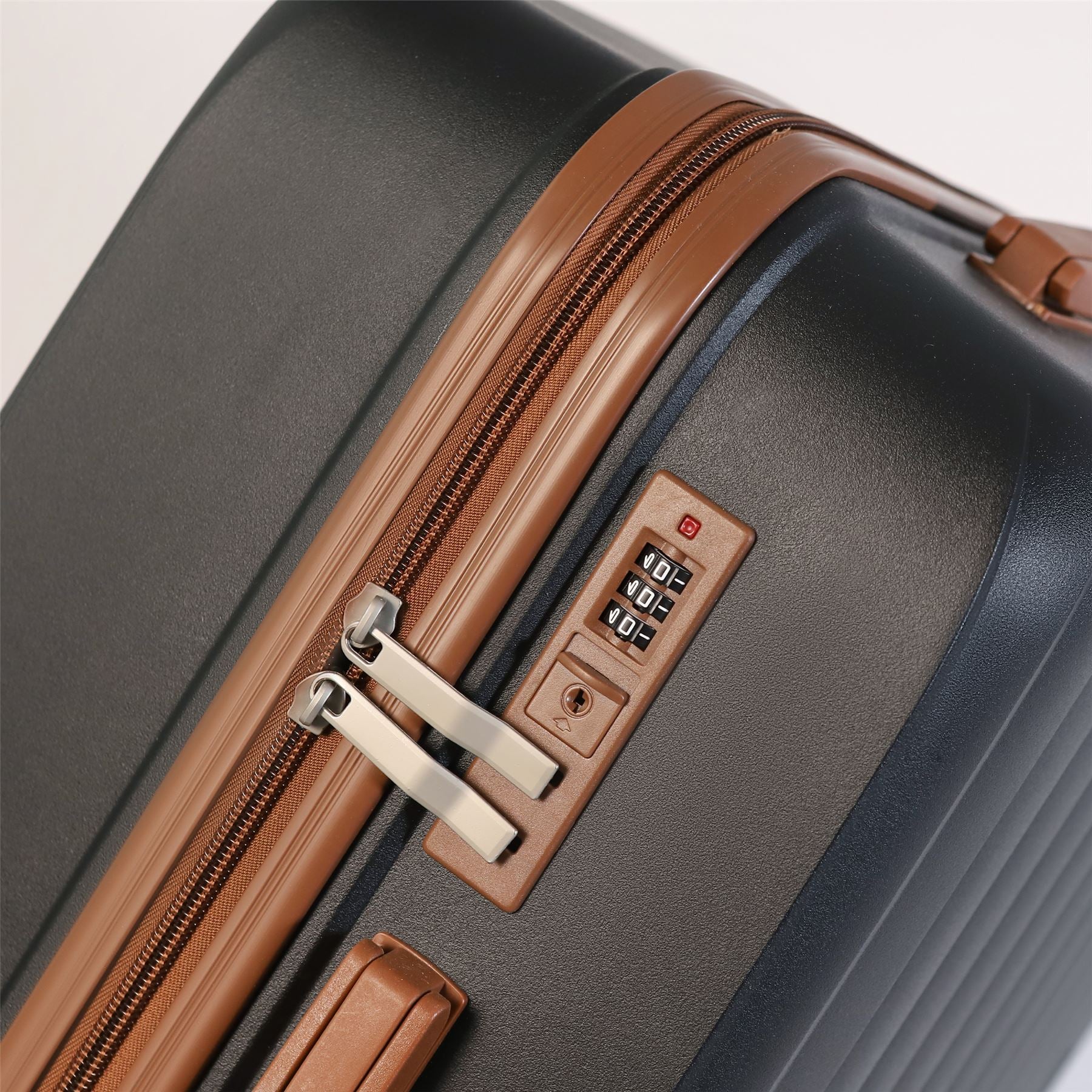 Corowa Cabin Hard Shell Suitcase in Black