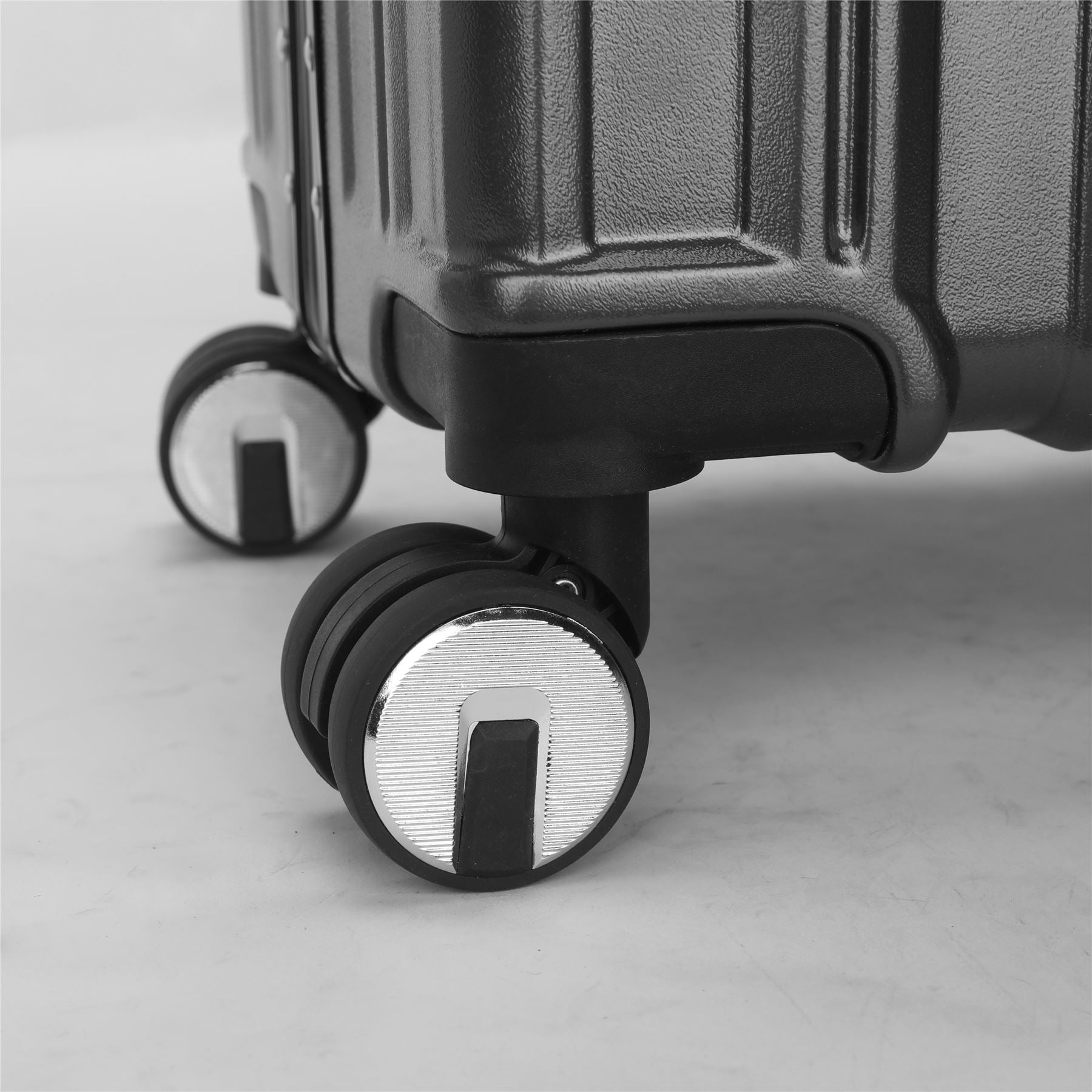 Airdrie Set of 3 Hard Shell Suitcase in Charcoal Black