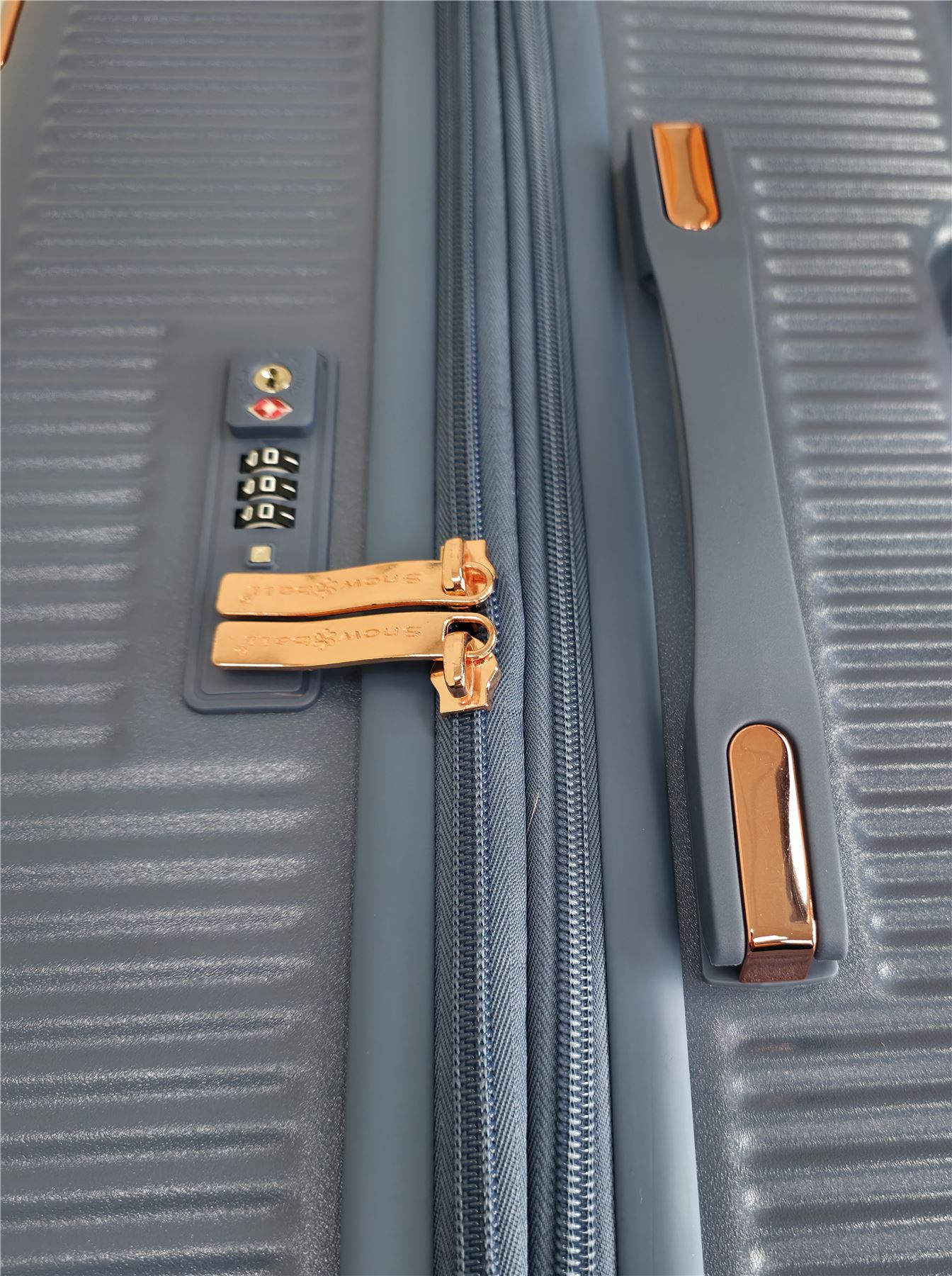 Cowra Large Hard Shell Suitcase in Navy Blue