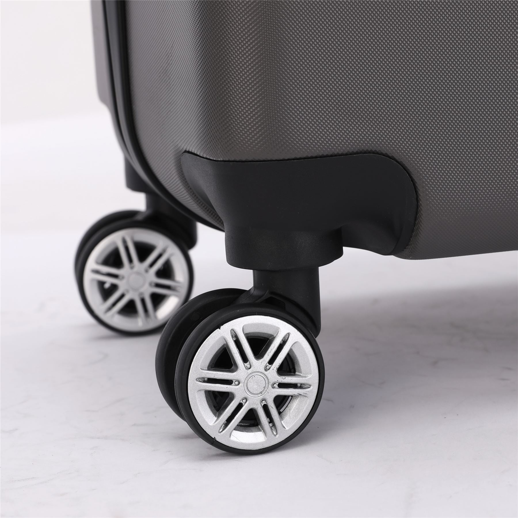 Calgary Set of 3 Hard Shell Suitcase in Charcoal Black