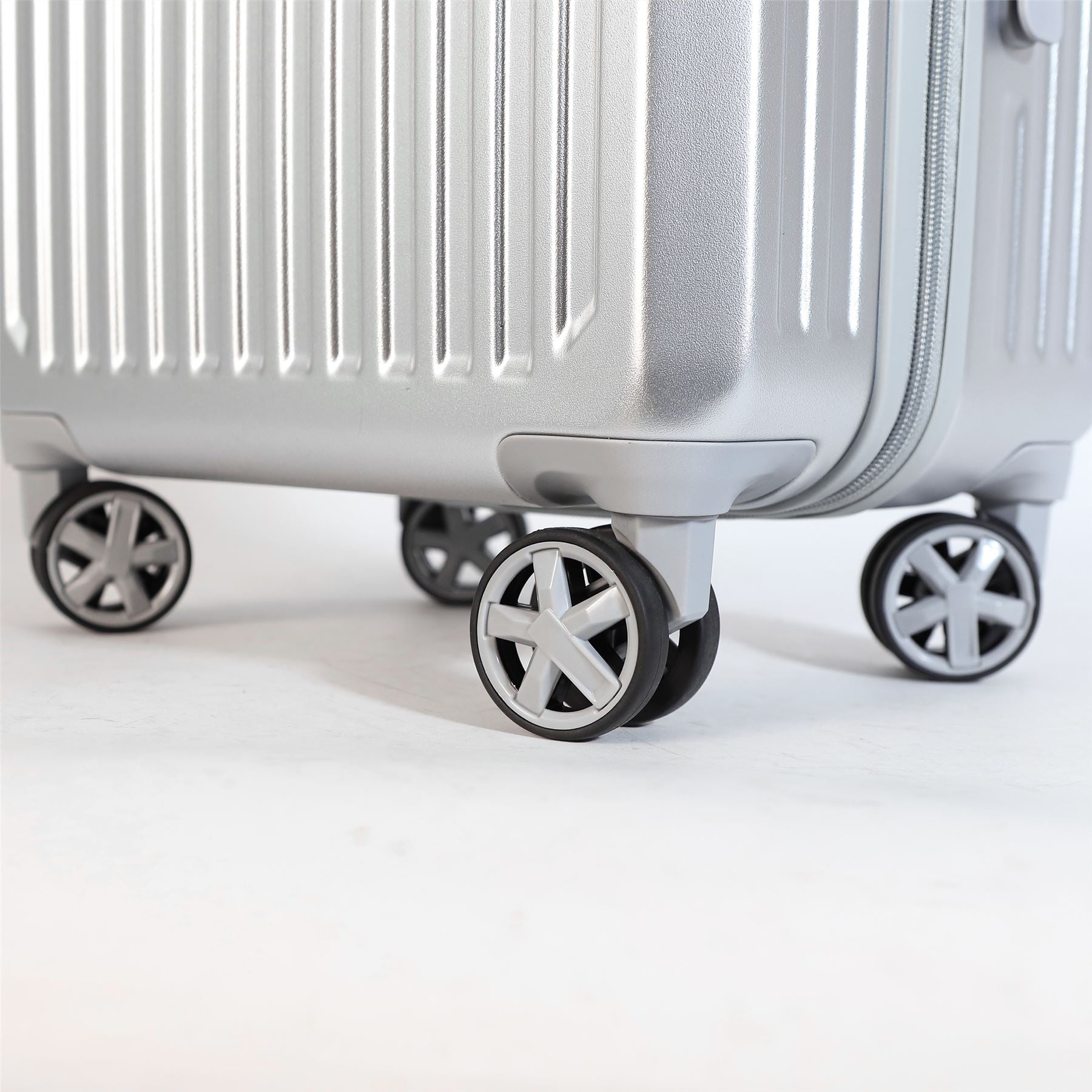 Hard Shell Silver Rimowa Inspired TSA Cabin Luggage Suitcase Durable Spinner Carry-On