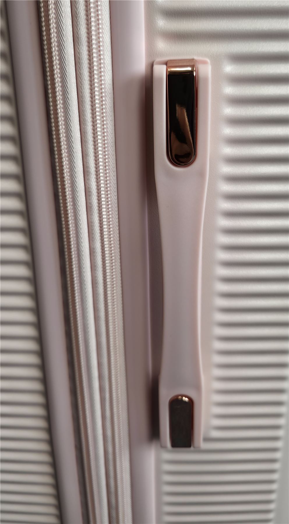 Cowra Large Hard Shell Suitcase in Rose Gold