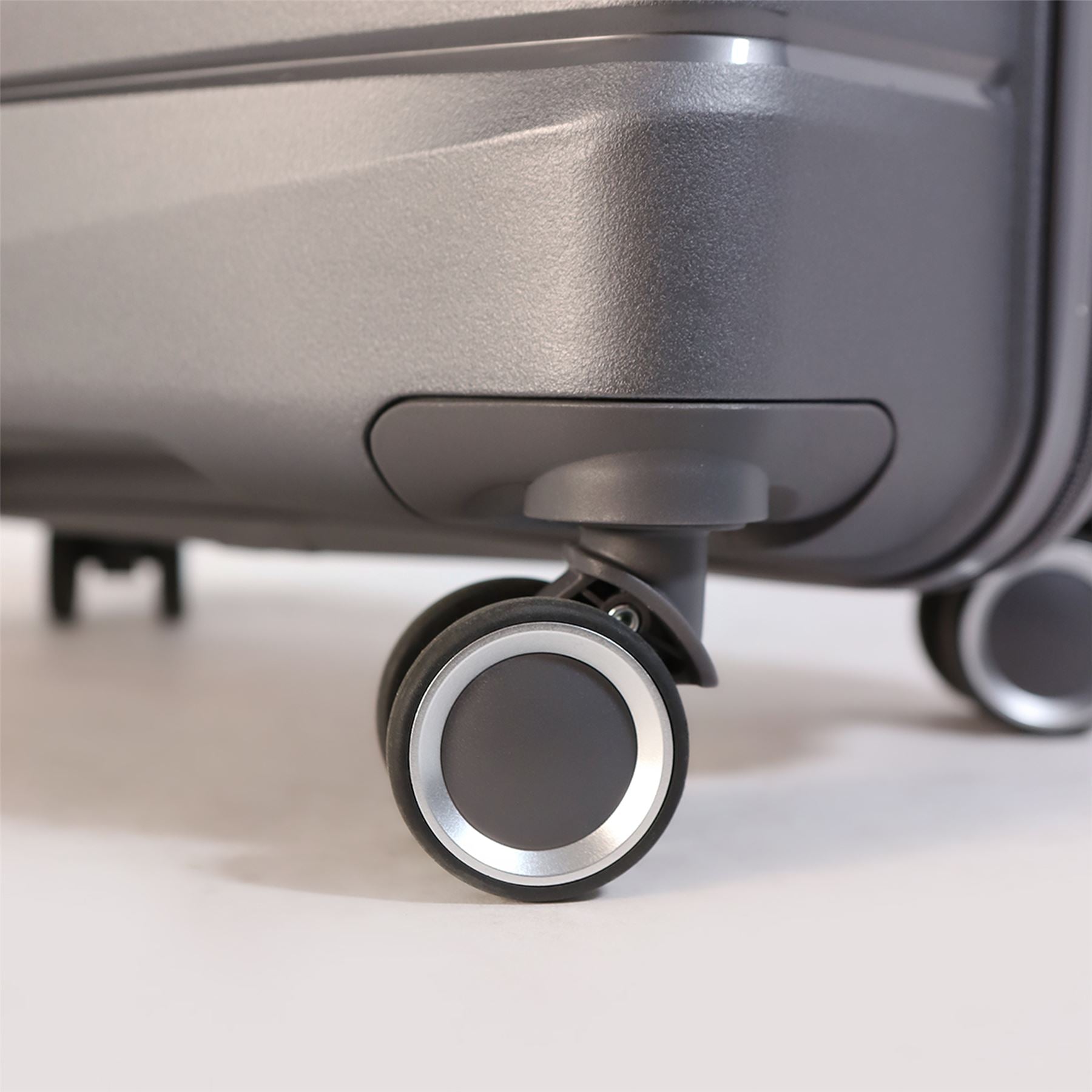 Forster Large Hard Shell TSA Suitcase in Smoke Grey