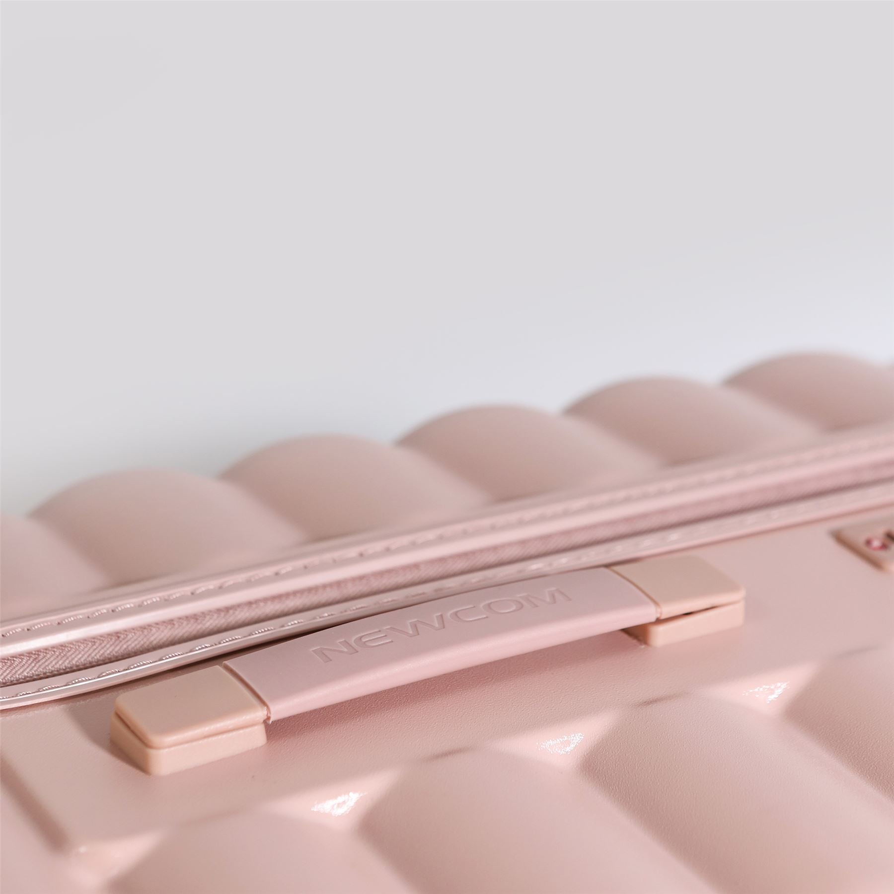 Hard Shell Cabin 37 x 22 x 55 cm Pink TSA Secure Luggage Suitcase Suitable for Easyjet, Ryanair