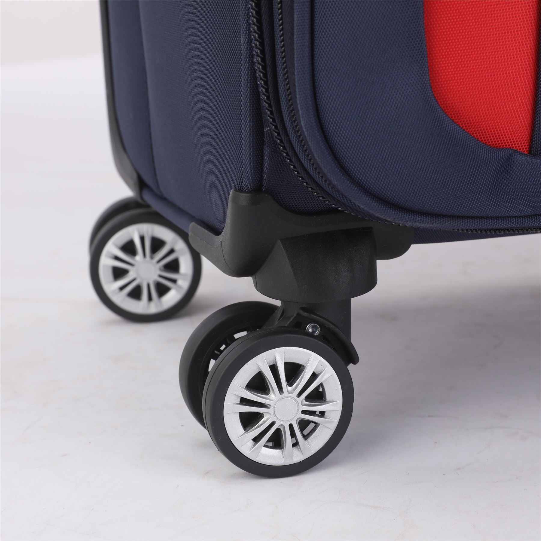Delta Set of 3 Hard Shell Suitcase in Navy