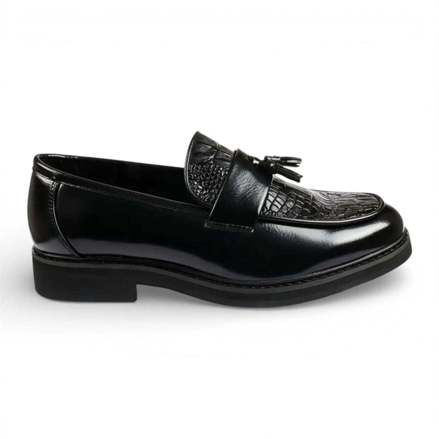 Mens Faux Leather Black Tassel Lug Sole Textured Loafers Shoes