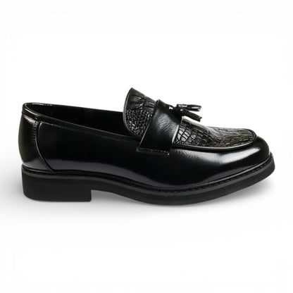 Mens Faux Leather Black Tassel Lug Sole Textured Loafers Shoes