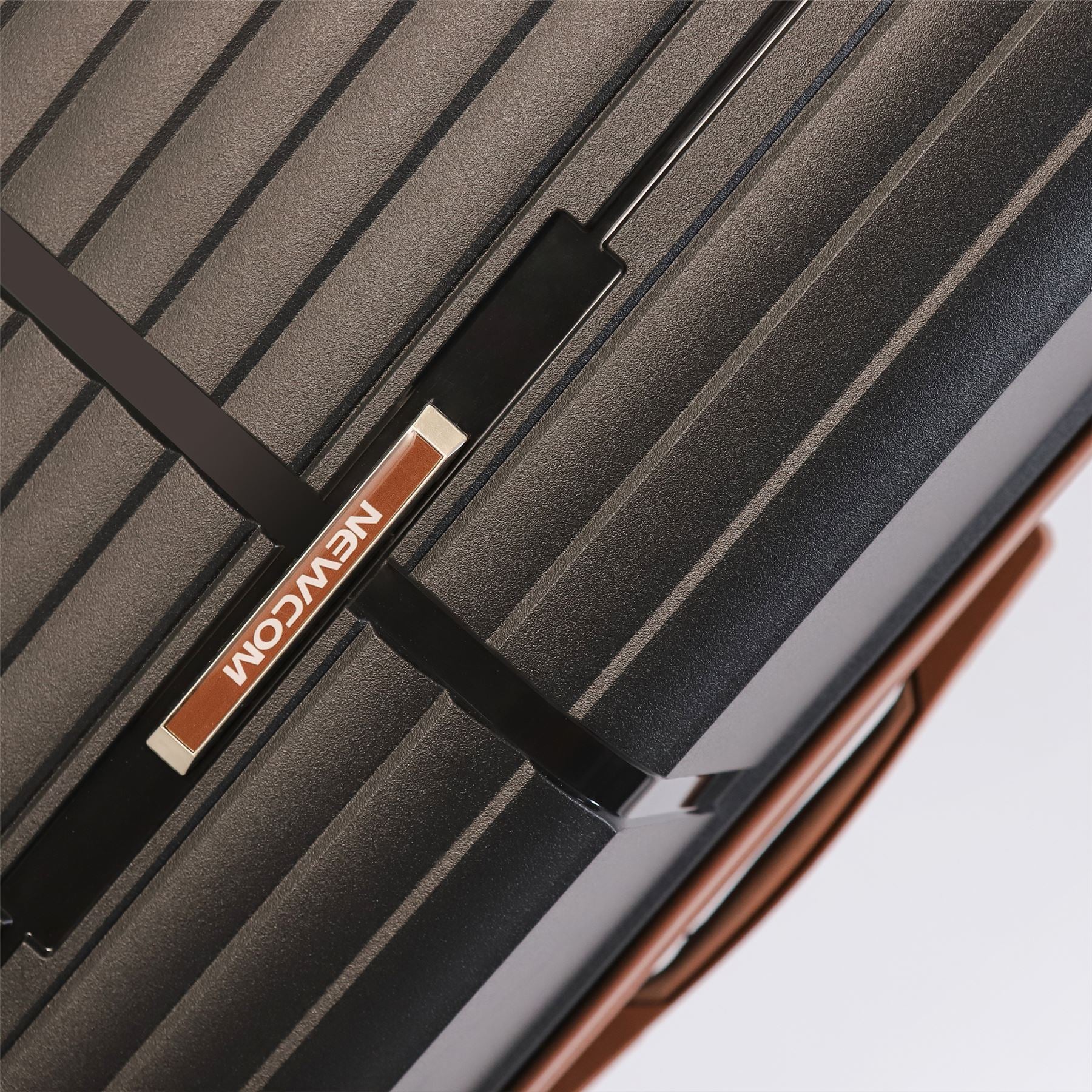 Corowa Medium Hard Shell Suitcase in Black