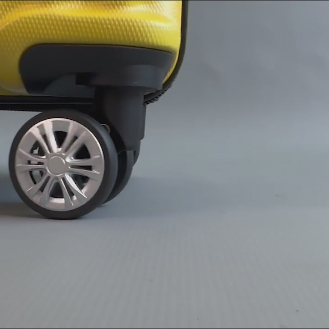 Chatom Large Hard Shell Suitcase in Yellow