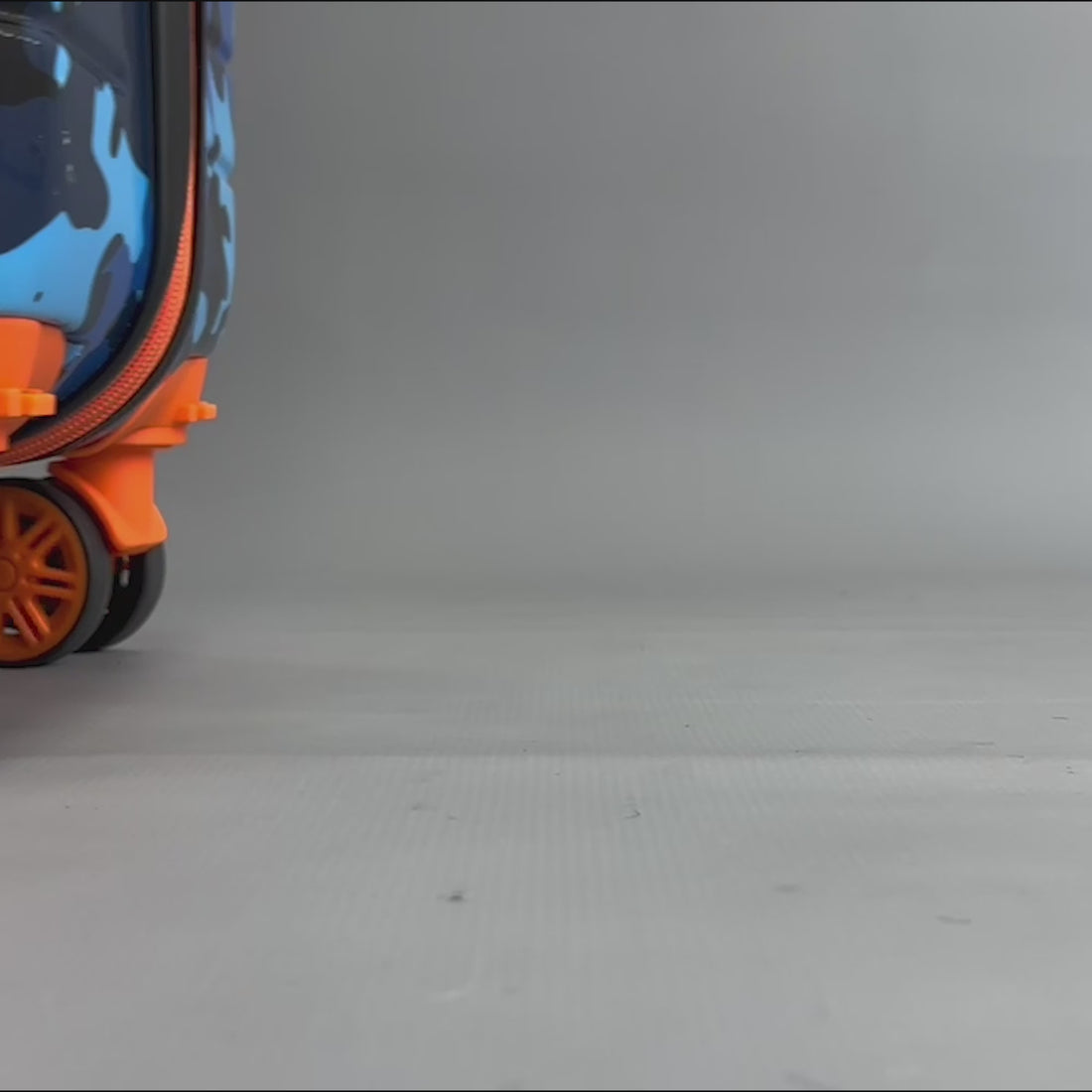 Brantley Extra Large Hard Shell Suitcase in Blue