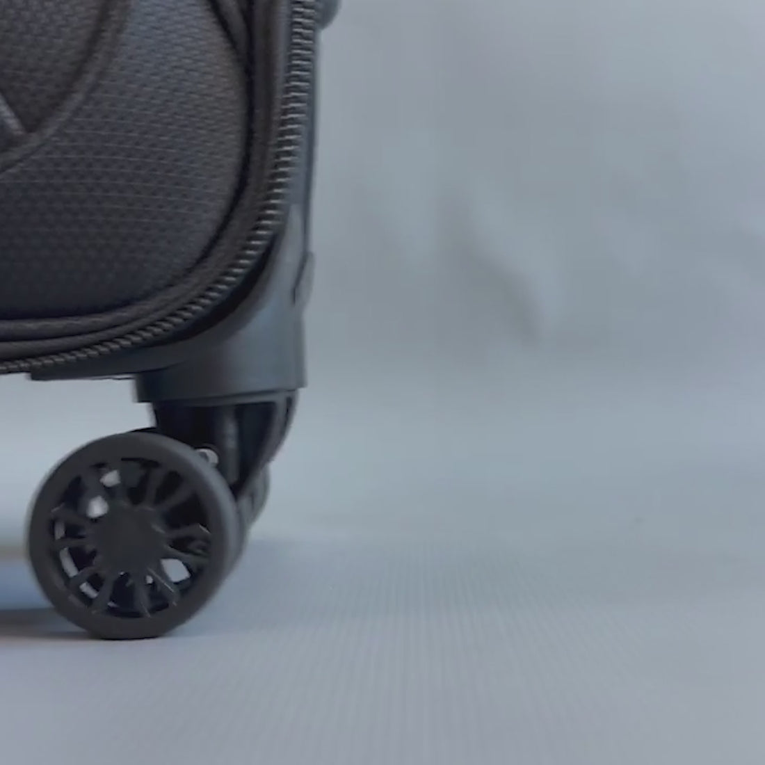 Calera Extra Large Soft Shell Suitcase in Black