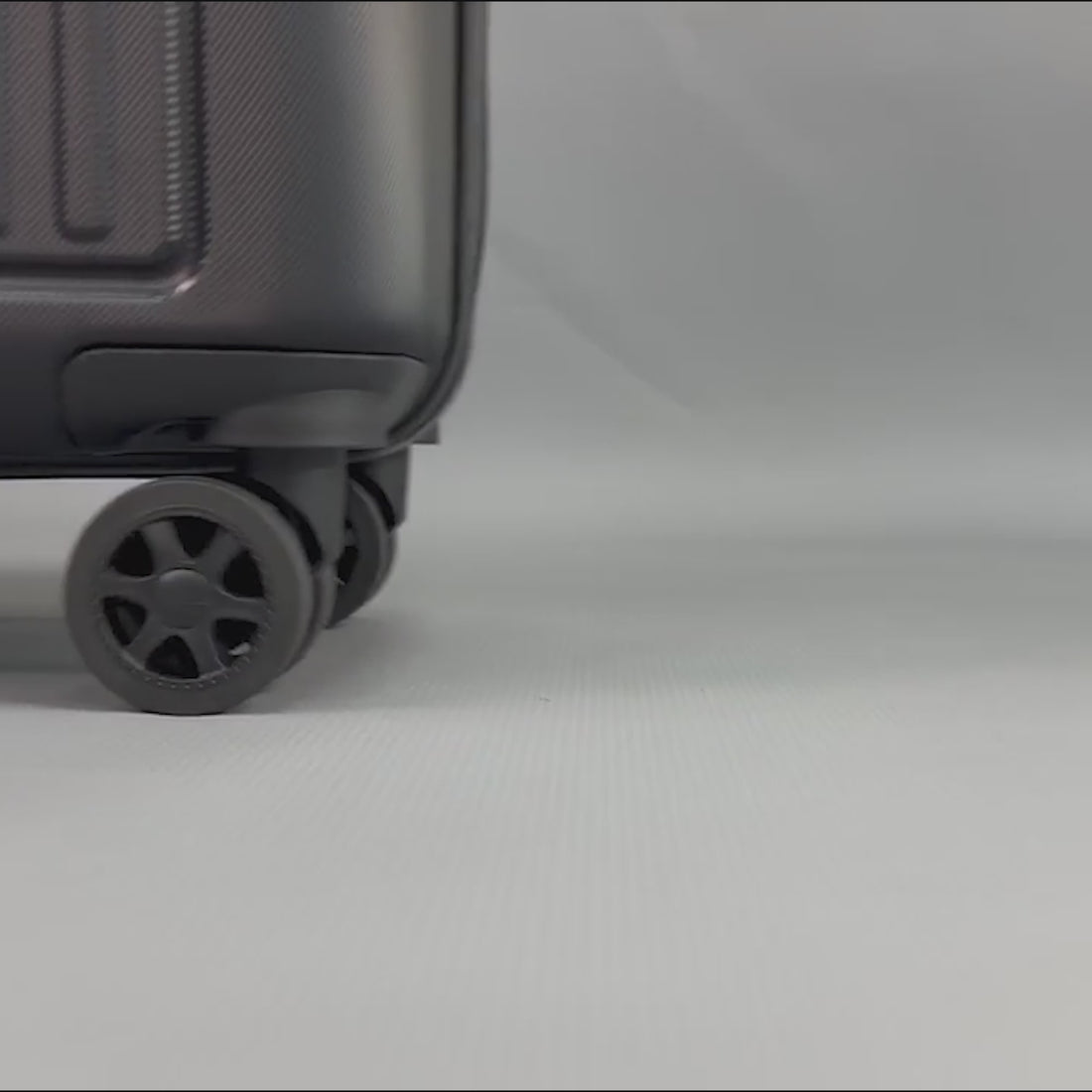 Cullman Large Hard Shell Suitcase in Black