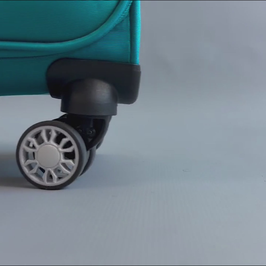 Centreville Large Soft Shell Suitcase in Teal