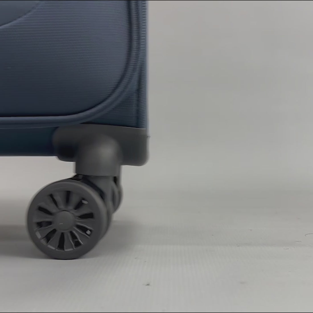 Blountsville Large Soft Shell Suitcase in Navy