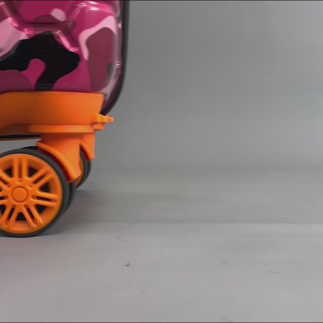 Brantley Extra Large Hard Shell Suitcase in Pink