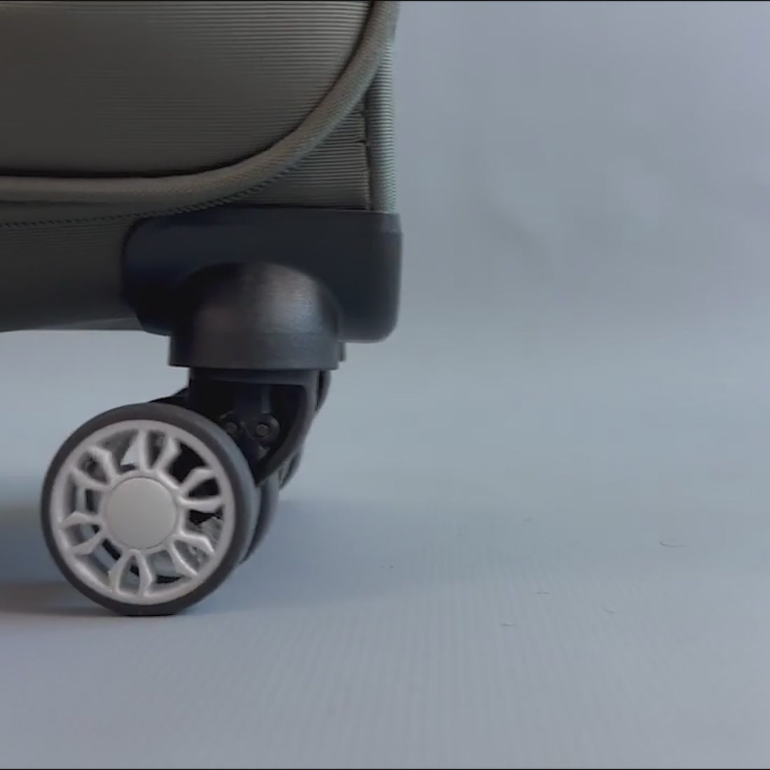 Centreville Large Soft Shell Suitcase in Khaki