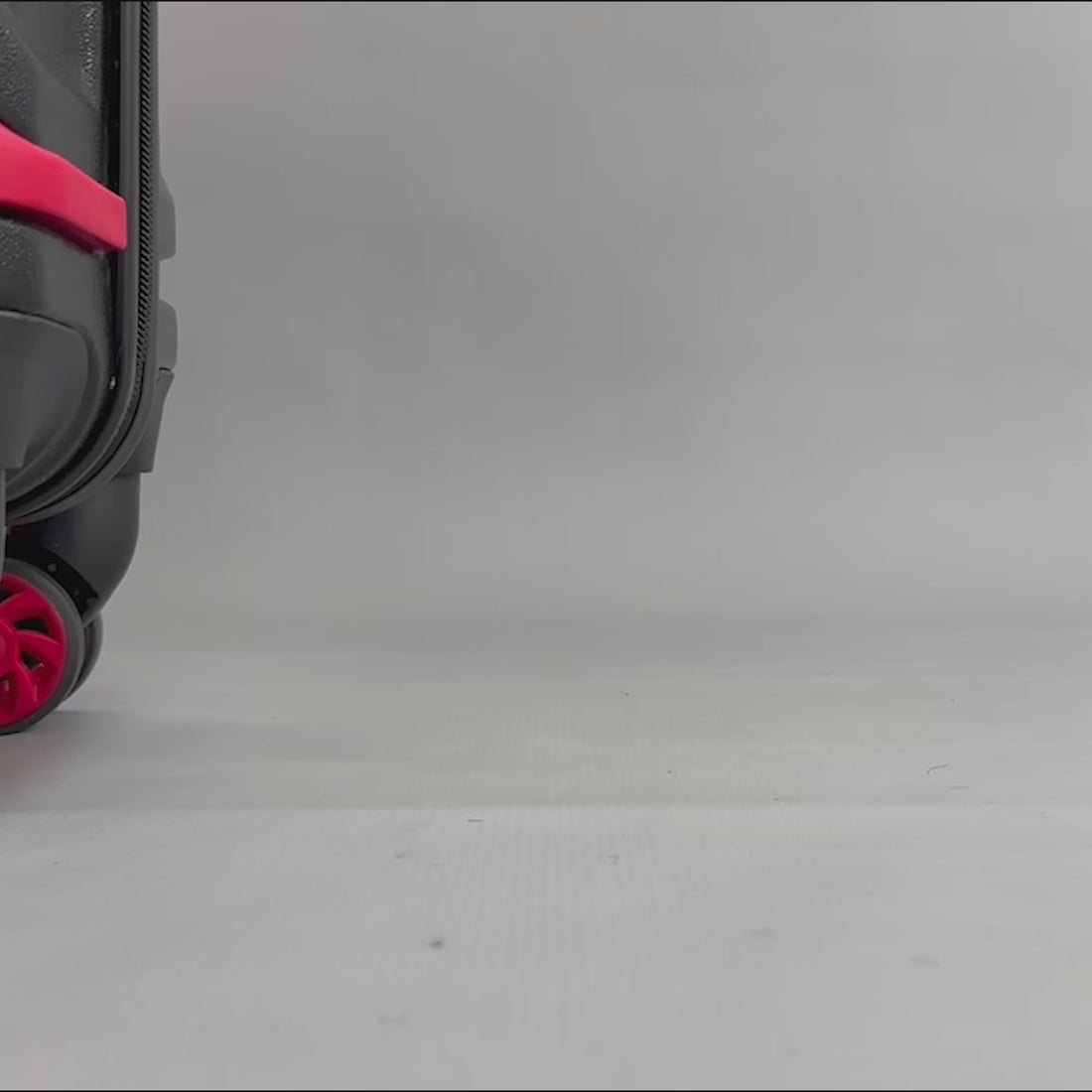 Bynum Extra Large Hard Shell Suitcase in Black