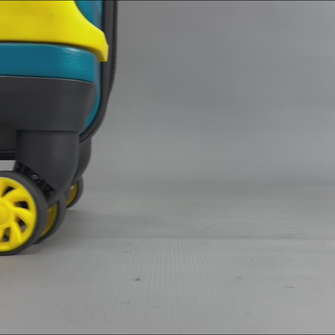 Bynum Double Extra Large Hard Shell Suitcase in Blue