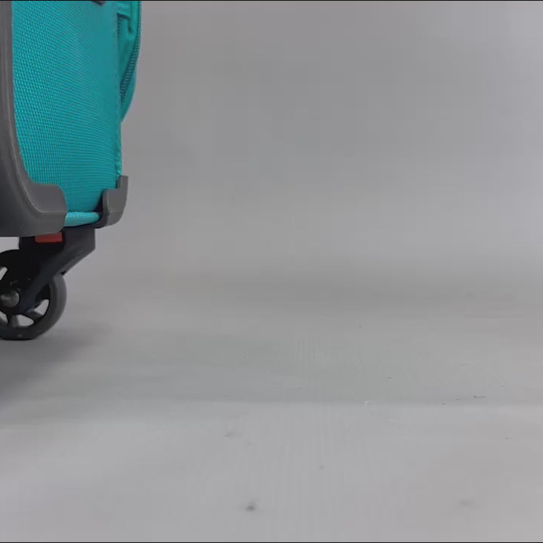 Baileyton Extra Large Soft Shell Suitcase in Teal