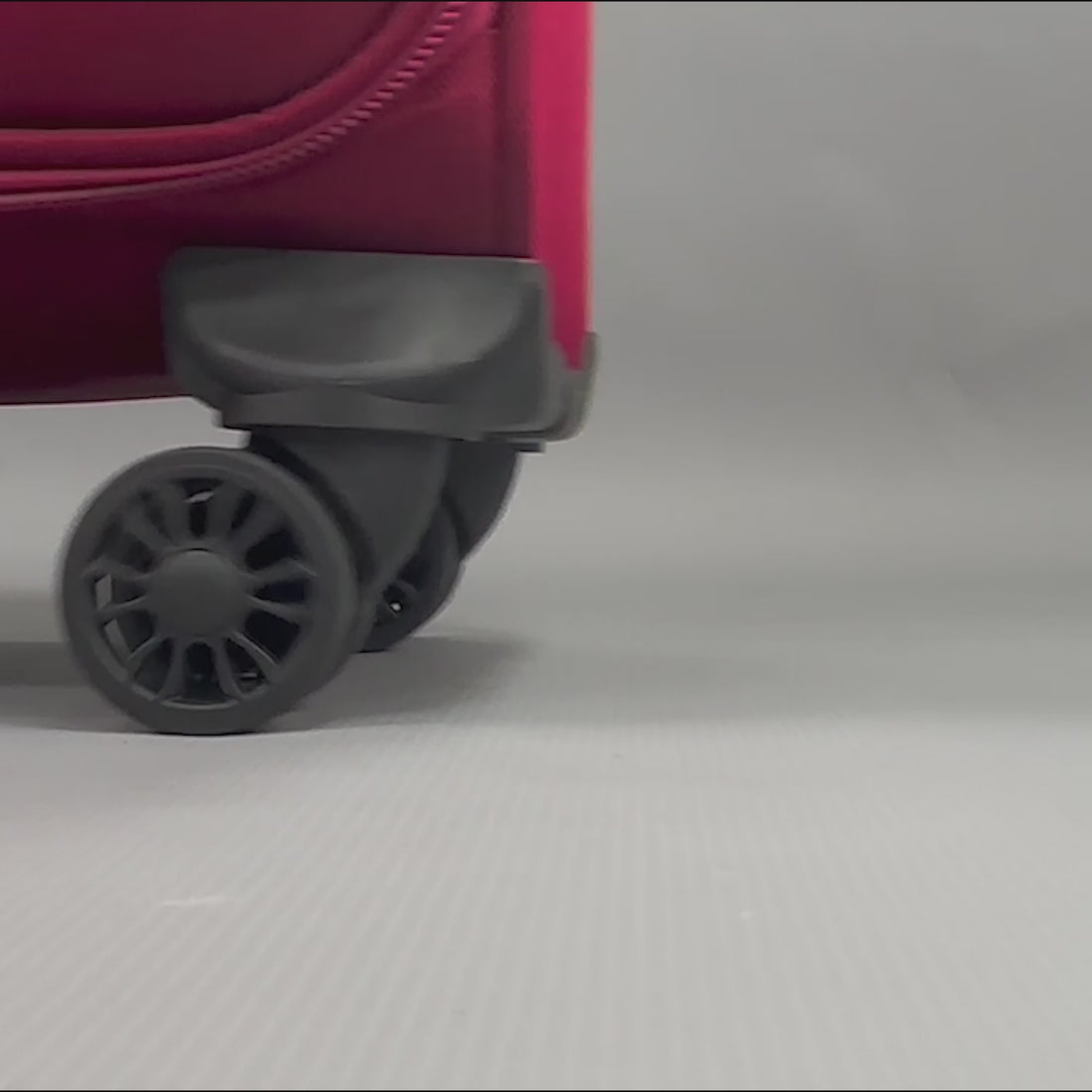 Ashland Extra Large Soft Shell Suitcase in Burgundy