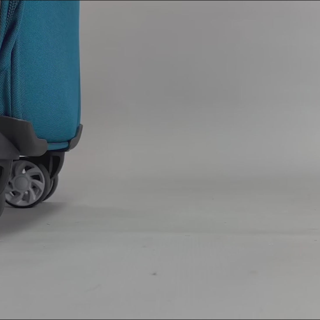 Beaverton Large Soft Shell Suitcase in Teal