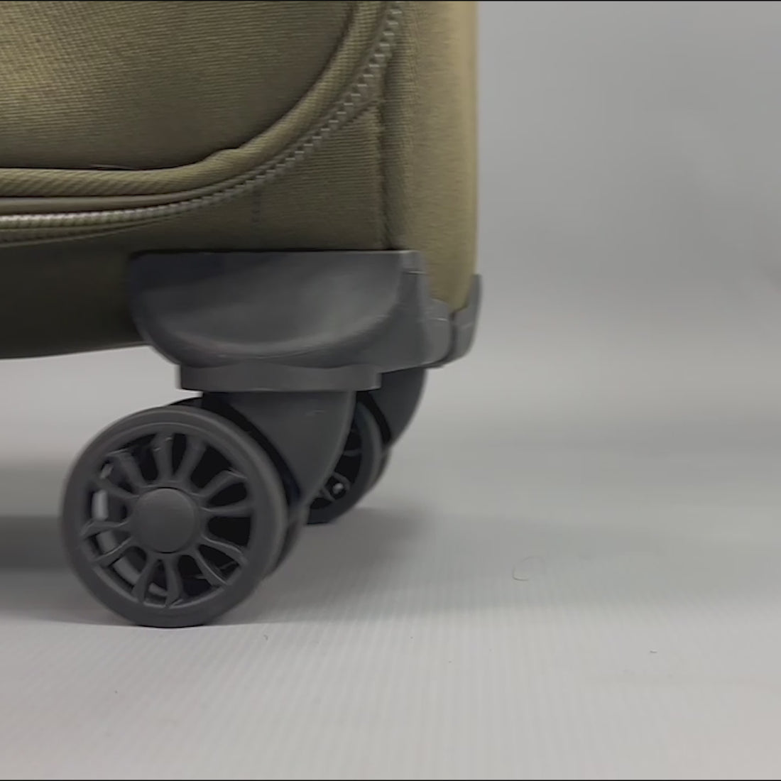 Ashland Extra Large Soft Shell Suitcase in Khaki