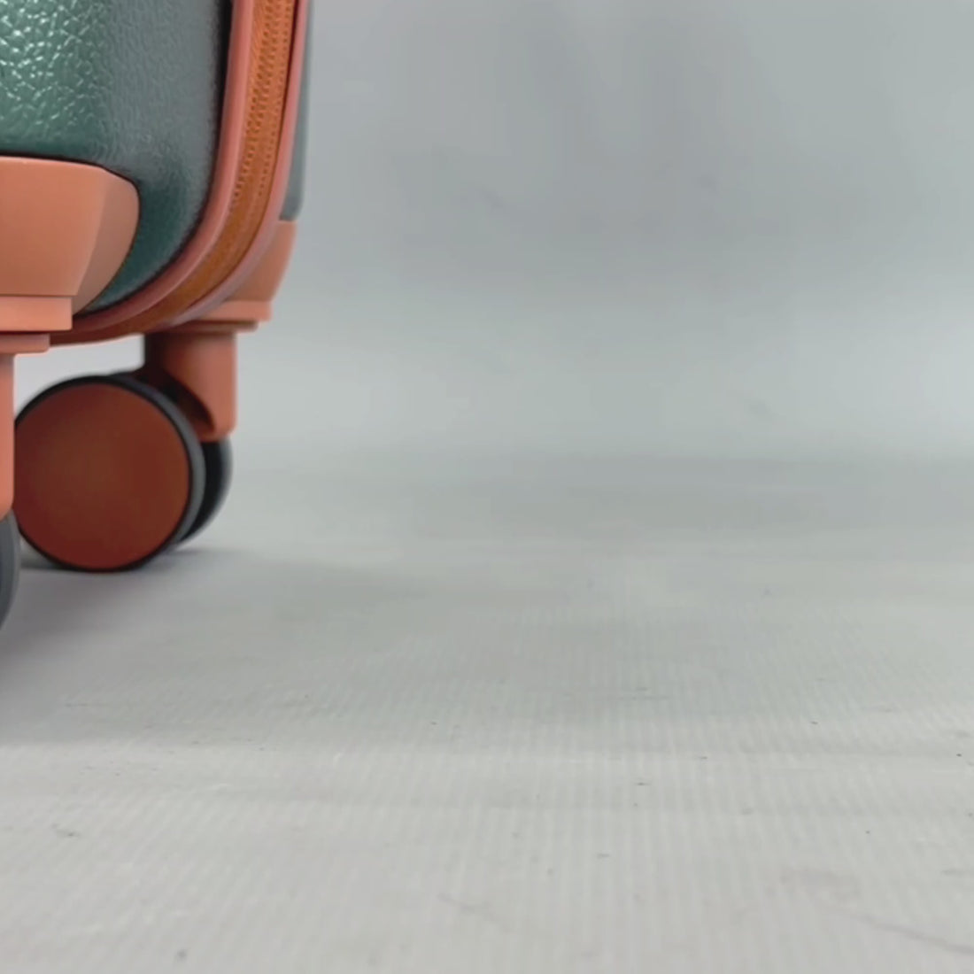 Anderson Large Hard Shell Suitcase in Green