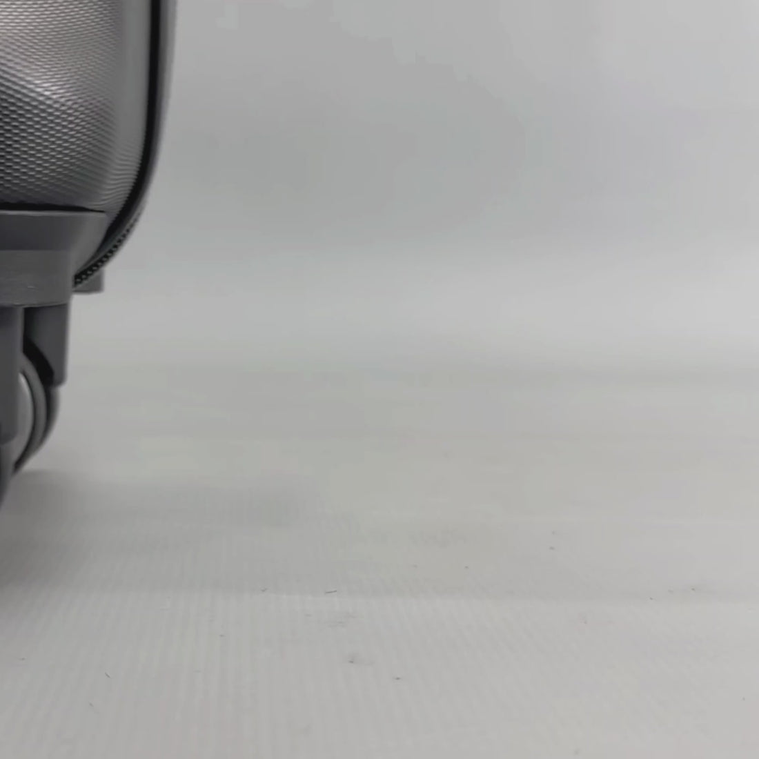 Albertville Extra Large Hard Shell Suitcase in Black