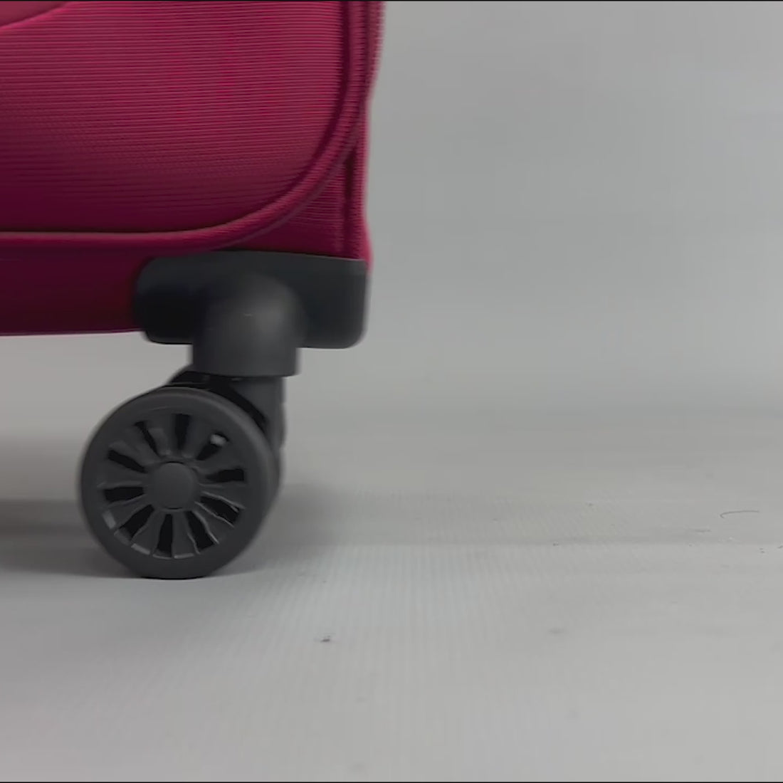 Blountsville Large Soft Shell Suitcase in Burgundy