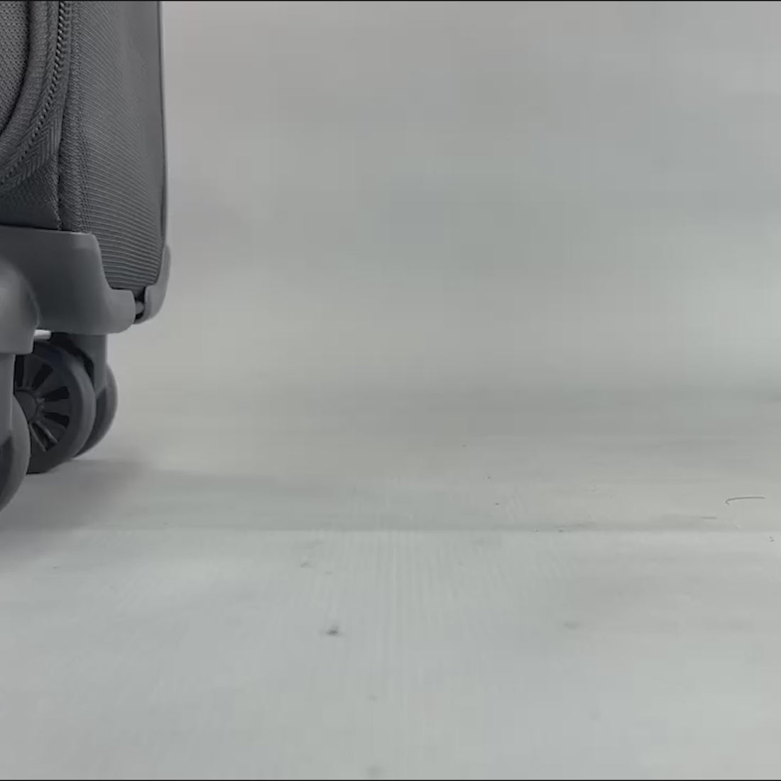 Blountsville Large Soft Shell Suitcase in Black